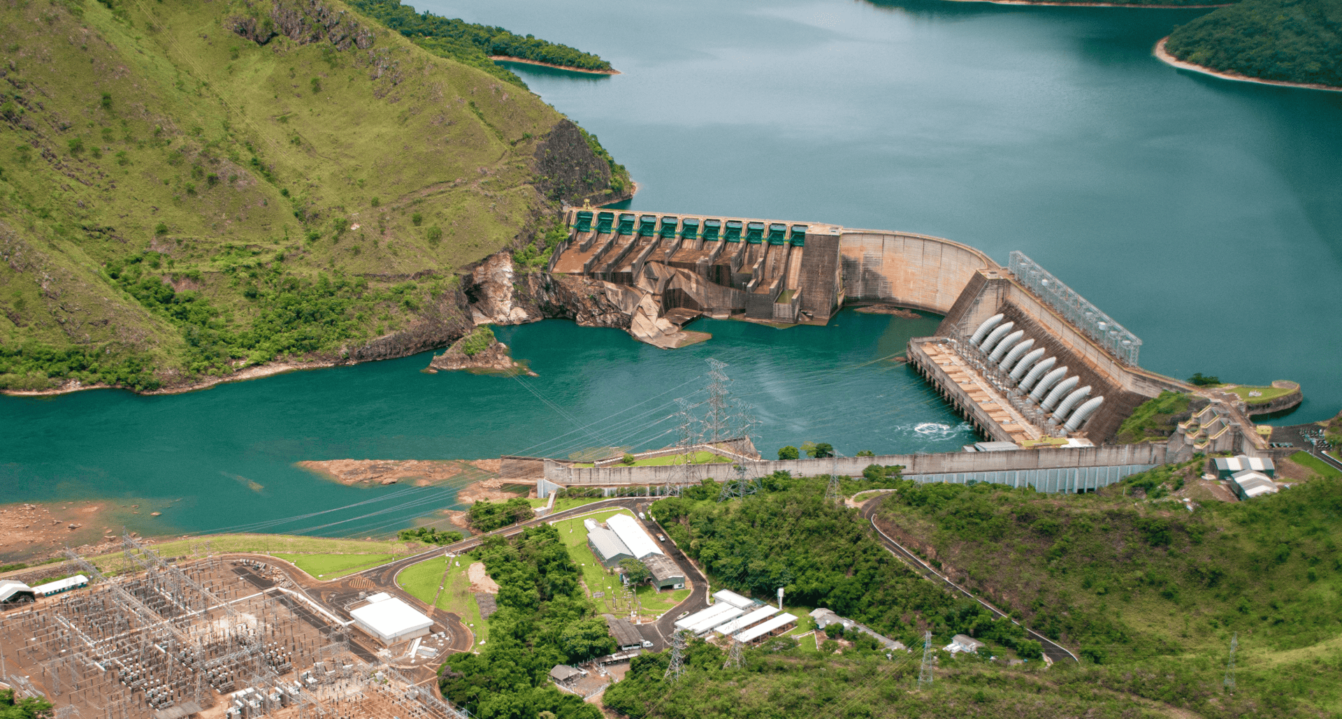 Imagem da represa de peixoto, localizada em minas gerais