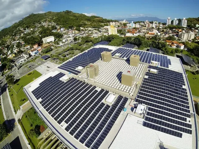 Usina sola Magawatt Solar